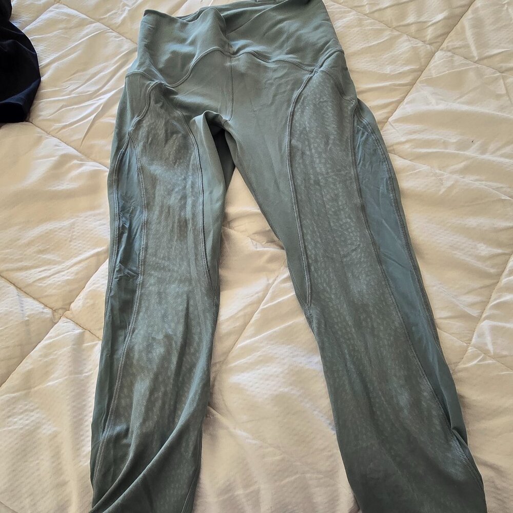 Lululemon Nulu and Mesh Mid-Rise Yoga Crop 23" Tidewater Teal size 6